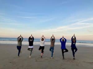retraite Yoga pratique sur la plage