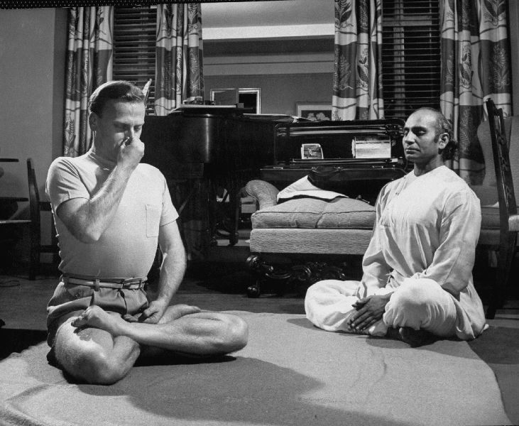 Menuhin et Iyengar : une symphonie entre la musique et le yoga